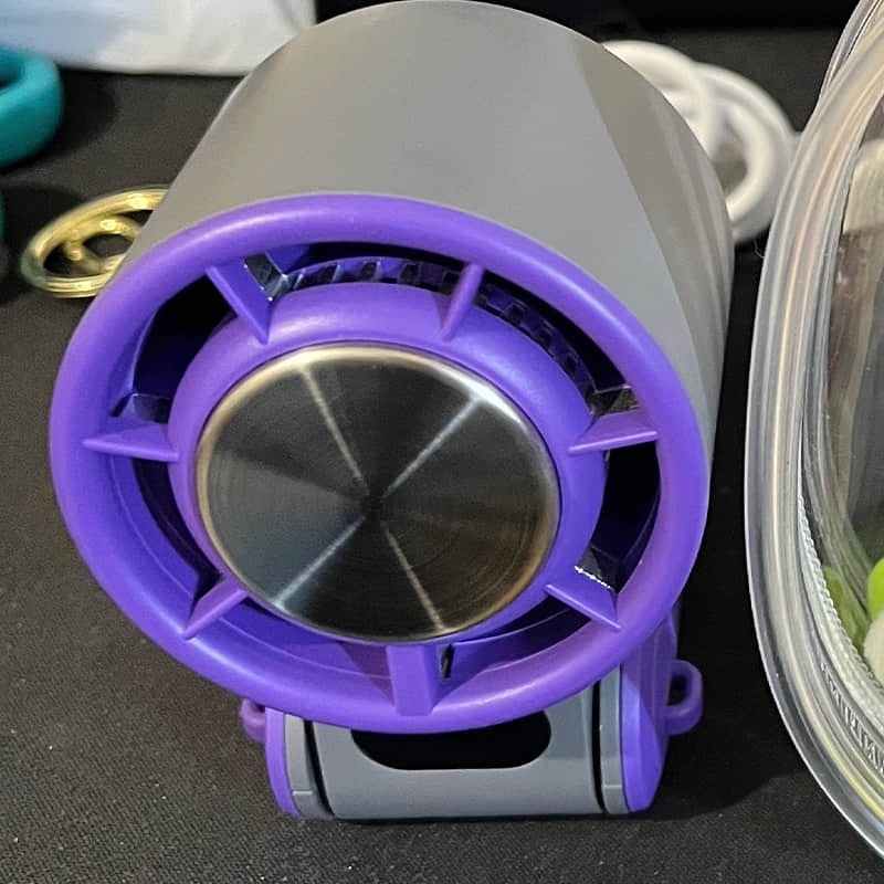Coolizi portable fan head in desk mode close-up