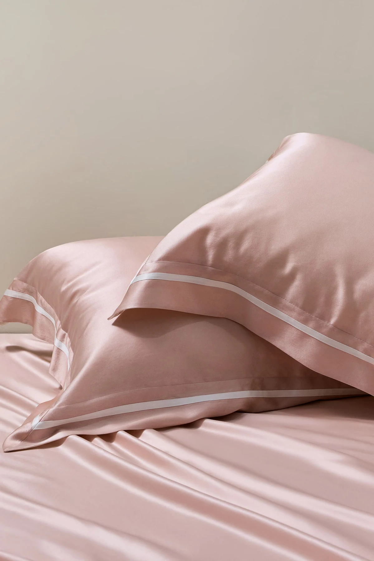 Ivory LILYSILK silk bedding with lily embroidery detail