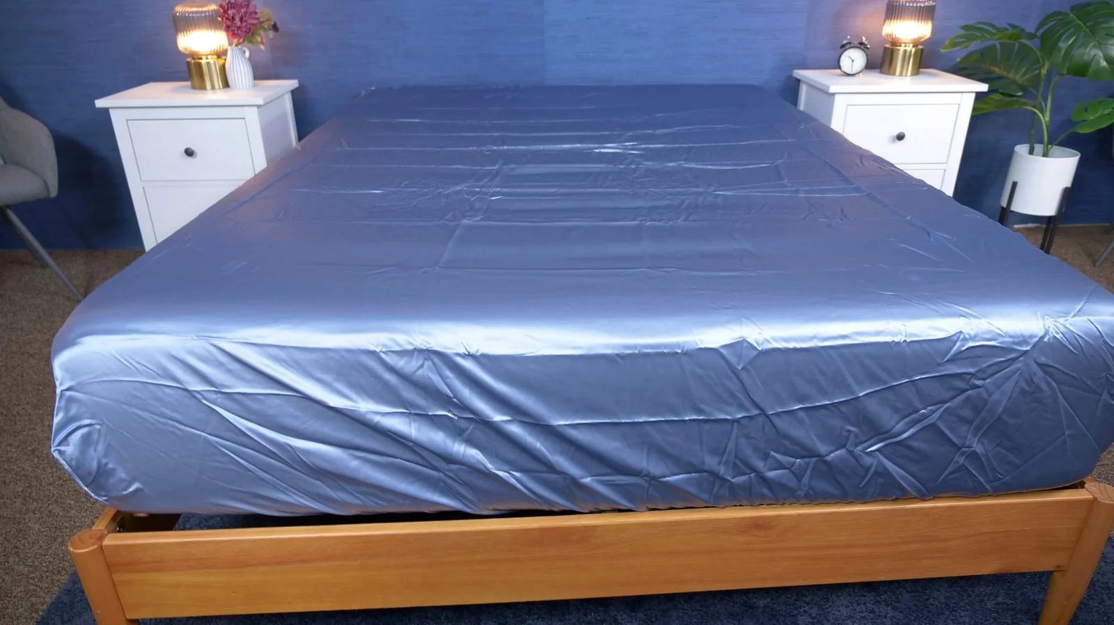 LILYSILK light blue silk sheets on a real bedroom bed